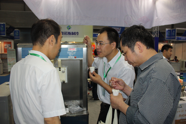 東西合作攜手共進 雪梅夏雪共創(chuàng)輝煌 東西合作攜手共進 雪梅夏雪共創(chuàng)輝煌